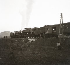 Románia,Erdély, vasúti baleset Csucsa és Kissebes közöttt, 1917. április 4-én., 1917, Ebner, gőzmozdony, vasút, baleset, MÁV 327 sorozat, MÁV 323 sorozat, Fortepan #83668