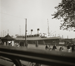 Németország, Hamburg, kikötő, szemben a Cap Arcona német óceánjáró hajó., 1937, Ebner, hajó, kikötő, óceánjáró hajó, Cap Arcona-hajó, Fortepan #83834