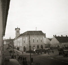 Románia,Erdély, Sepsiszentgyörgy, Kossuth Lajos utca - Szabadság tér sarok, szemben a Törvényszék épülete., 1940, Ebner, utcakép, Fortepan #83905