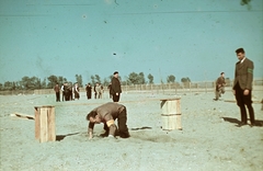 Szerbia, Belgrád, a Besszarábiából menekített német nemzetiségűek átmeneti tábora., 1940, Fortepan, színes, menekült, karszalag, Fortepan #84001