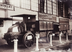 Magyarország, Városliget, Budapest XIV., Iparcsarnok, az első önálló magyar automobilkiállítás. Chenard&Walcker teherautó Róka Ármin és Társa standján., 1925, Négyesi Pál, francia gyártmány, kiállítás, Budapest, Chenard&Walcker-márka, Róka és Társa, Fortepan #84243