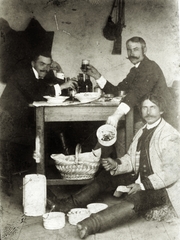 Romania,Transylvania, a felvétel Arad környékén készült., 1903, Morvay Kinga, Vértes Károly, drinking, basket, plate, dinner pail, Fortepan #84278