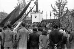 Magyarország, Jászberény, Lehel vezér tér, a május 1-i ünnepség dísztribünje., 1964, Morvay Kinga, Morvay Lajos, felvonulás, május 1, Fortepan #84346