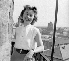 Hungary, Eger, látkép a Minaretből, távolban a Líceum., 1947, Fortepan, portrait, wrist watch, lady, skirt, jewelry, blouse, belt, smile, Fortepan #8435