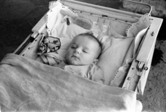 1946, Morvay Kinga, Morvay Lajos, newborn, sleeping, Fortepan #84400