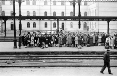 Magyarország, Budapest VIII., Keleti pályaudvar, külső vágányok, érkezési oldal., 1942, Morvay Kinga, Morvay Lajos, Budapest, Fortepan #84417