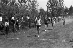 Magyarország, Kisújszállás, Baross Gábor utca, sporttelep (később Porcsalmi Lajos Városi Sporttelep)., 1960, Morvay Kinga, Morvay Lajos, futóverseny, Fortepan #84448