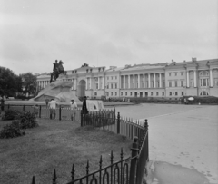 Oroszország, Szentpétervár, (Leningrád) Dekabristák tere, I. (Nagy) Péter cár lovasszobra, a "Bronzlovas"., 1977, MHSZ, Szovjetunió, lovas szobor, cirill írás, Nagy Péter-ábrázolás, Fortepan #84532