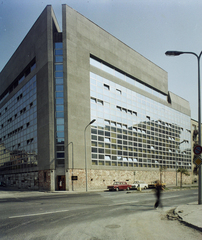 Magyarország, Budapest I., Csalogány utca, balra a Medve utca torkolata. ÉGSZI - Építésgazdasági és Szervezési Intézet - székháza., 1978, Kádas Tibor, színes, Budapest, Fortepan #84827