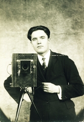 Hungary, Hetes, 1926, Nagy Józsefné dr, camera, photography, self-portrait, box camera, Fortepan #85058