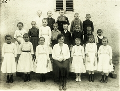 Hungary, Csököly, alsó tagozatos iskolások csoportképe., 1924, Nagy Józsefné dr, class photo, kids, boy, girl, kid, girl, Fortepan #85060