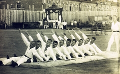 Russia, Shkotovo, hadifogolytábor., 1917, Lőw Miklós, First World War, prisoner of war, gymnastic mat, triumphal arc, prison camp, posture, Fortepan #85327