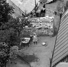 1969, Erdei Katalin, hanging clothes, inner courtyard, Fortepan #85432