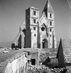 Magyarország, Zsámbék, premontrei templom., 1958, Erdei Katalin, templom, építészet, rom, katolikus, román stílus, Premontrei rend, Fortepan #85476