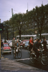 Dánia, Koppenhága, H. C. Andersens Boulevard, háttérben a Rysensteensgade torkolata., 1966, Lőw Miklós, kerékpár, színes, Fortepan #85584