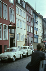 Dánia, Koppenhága, Nyhavn., 1966, Lőw Miklós, színes, utcakép, Volkswagen-márka, automobil, rendszám, Volkswagen Bogár, Renault Dauphine, Fortepan #85614