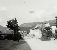 Szlovénia, Nova Gorica, Solkan (ekkor önálló, ma a város része) főutcája a Cesta IX. korpusa., 1916, Schmidt Albin, olasz front, Fortepan #86013