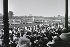 Hungary, Budapest XIV., "városligeti" Lóversenytér a későbbi Népstadion helyén, háttérben a Stefánia úton lévő víztorony látszik., 1912, Schmidt Albin, mass, horse race, Budapest, Fortepan #86071