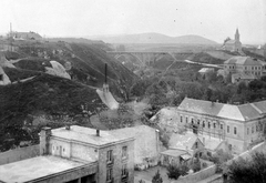 Magyarország, Veszprém, Szent István völgyhíd (Viadukt)., 1950, Gyöngyi, templom, híd, látkép, viadukt, vasbeton héjszerkezet, ívhíd, Folly Róbert-terv, Fortepan #8616