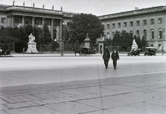 Németország, Berlin, Unter den Linden, Humboldt Egyetem, főépület., 1914, Schmidt Albin, szobor, egyetem, barokk-stílus, kerítés, palota, automobil, Georg Wenzeslaus von Knobelsdorff-terv, Jan Bouman-terv, Fortepan #86170