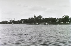 Németország, Berlin, Spree folyó, szemben a Stralau félsziget, középen a Stralauer Dorfkirche., 1914, Schmidt Albin, hajó, vitorláshajó, templom, Fortepan #86173