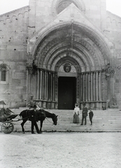 Italy, Ancona, Szent Ciriaco székesegyház., 1910, Schmidt Albin, gate, Horse-drawn carriage, portal, Cathedral, Fortepan #86238