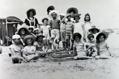 1910, Schmidt Albin, hat, tableau, sand castle, Fortepan #86245