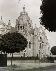 Magyarország, Szeged, Új zsinagóga, a Jósika utca - Gutenberg utca sarokról nézve., 1908, Schmidt Albin, vallás, műemlék, zsinagóga, építészet, fa, kupola, zsidóság, Baumhorn Lipót-terv, Fortepan #86290