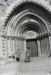 Magyarország, Városliget, Budapest XIV., Vajdahunyad vára, Jáki kápolna., 1908, Schmidt Albin, Alpár Ignác-terv, kápolna, neoromán építészet, román stílus, bélletes kapuzat, Budapest, Fortepan #86310