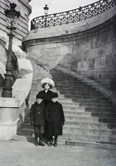 Hungary, Budapest V., lépcső az Erzsébet híd pesti hídfőjének déli oldalán., 1907, Schmidt Albin, stairs, Budapest, Fortepan #86343