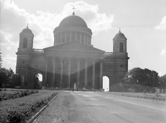 Hungary, Esztergom, Bazilika., 1969, Gyöngyi, church, Fortepan #8638