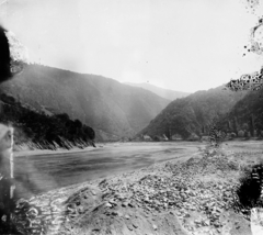 Románia,Erdély, az Olt folyó a Vöröstoronyi-szorosban. Szemben Lazaret határtelepülés házai., 1904, Magyar Földrajzi Múzeum / Erdélyi Mór cége, folyópart, Fortepan #86402