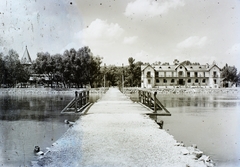 Hungary,Lake Balaton, Keszthely, kikötő, szemben a Hullám és a Balaton szálló., 1908, Magyar Földrajzi Múzeum / Erdélyi Mór cége, wooden bridge, Fortepan #86491