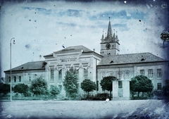 Romania,Transylvania, Sebeș, előtérben a szász gimnázium, mögötte az evangélikus templom tornya., 1910, Magyar Földrajzi Múzeum / Erdélyi Mór cége, high school, tower, church clock, fortified church, Fortepan #86675