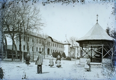 Hungary, Hévíz, a Gyógyfürdő parkja (később Dr. Schulhof Vilmos sétány), Rákóczi-ház és György-ház (később Szent András Állami Reumatológiai és Rehabilitációs Kórház)., 1911, Magyar Földrajzi Múzeum / Erdélyi Mór cége, damaged photo, medical institution, Fortepan #86692