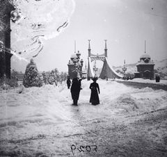 Hungary, Budapest IX., Fővám tér, a Szabadság (Ferenc József) híd pesti hídfője, balra a Fővámpalota., 1907, Magyar Földrajzi Múzeum / Erdélyi Mór cége, hat, winter, snow, bridge, lady, Budapest, János Feketeházy-design, Fortepan #86697