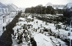 Hungary, Pápa, Fő tér, jobbra az Esterházy kastély., 1903, Magyar Földrajzi Múzeum / Erdélyi Mór cége, market, palace, Fortepan #86786