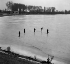 Magyarország, Ráckeve, a befagyott Ráckevei (Soroksári)-Duna az Árpád hídról nézve., 1970, Urbán Tamás, tél, jég, Best of, Fortepan #87122