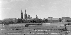 Magyarország, Újszeged, Szeged, Tisza-part felől, háttérben a Korányi fasor épületei és a Fogadalmi templom., 1952, Fortepan, látkép, Schulek Frigyes-terv, székesegyház, Fortepan #8713