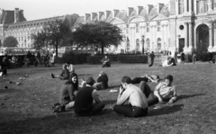 Franciaország, Párizs, Place du Carrousel., 1971, Urbán Tamás, piknik, Fortepan #87416