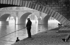 France, Paris, a felvétel Szent Lajos-sziget északi csúcsán készült., 1971, Urbán Tamás, bridge, fishing, Fortepan #87507