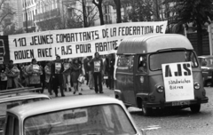 France, Paris, Avenue de la République a Rue Oberkampf kereszteződése felé nézve., 1971, Urbán Tamás, strike, banner, Fortepan #87519