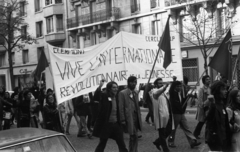 France, Paris, Avenue de la République, háttérben a 49. és 51. számú ház., 1971, Urbán Tamás, strike, banner, Fortepan #87522