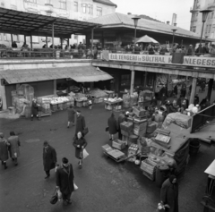 Hungary, Budapest II., Fény utcai piac., 1971, Urbán Tamás, market, Budapest, Fortepan #87578