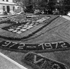 Hungary, Székesfehérvár, Országzászló (Gagarin) tér, Virágóra., 1972, Urbán Tamás, Fortepan #87678