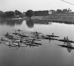 Hungary, Dunavarsány, Ráckevei (Soroksári)-Duna, kajak-kenu edzőtábor (később Dunavarsányi Olimpiai Központ) a Taksony vezér hídról nézve., 1972, Urbán Tamás, Fortepan #87707