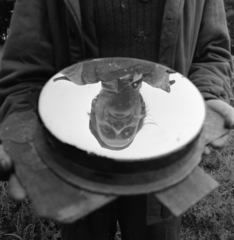 Hungary, csillagászati távcső tükre., 1972, Urbán Tamás, reflection, hold in arms, Fortepan #87751