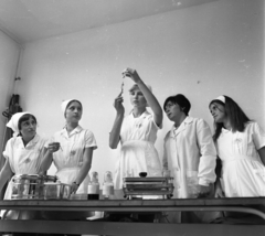 1972, Urbán Tamás, education, nurse, headscarf, injection, cloak, Fortepan #87761