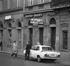 Hungary, Budapest V., Apáczai Csere János utca 3., Vauxhall Viva HB típusú személygépkocsi., 1972, Urbán Tamás, neon sign, number plate, florist, neon sign, Budapest, Fortepan #87836