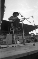 Hungary, Miskolc, DVTK-stadion, Rockfesztivál. Szörényi Szabolcs az Illés-együttes tagja., 1973, Urbán Tamás, auditorium, stadium, rock festival, guitar, Fortepan #88132